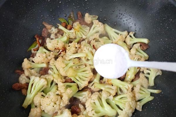菜花炒肉便当的做法图解7