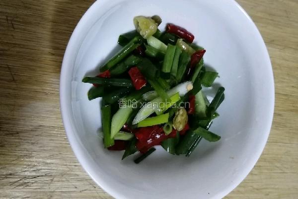 酸辣白菜炒宽粉的做法图解3