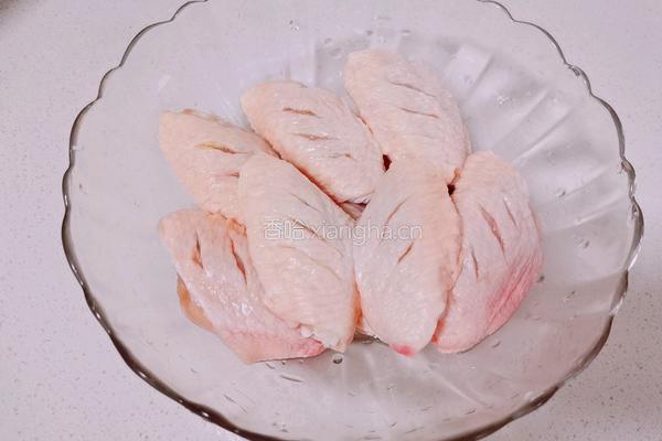 蜜汁鸡翅便当的做法图解1