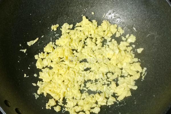 芹菜肉沫蛋炒饭便当的做法图解5