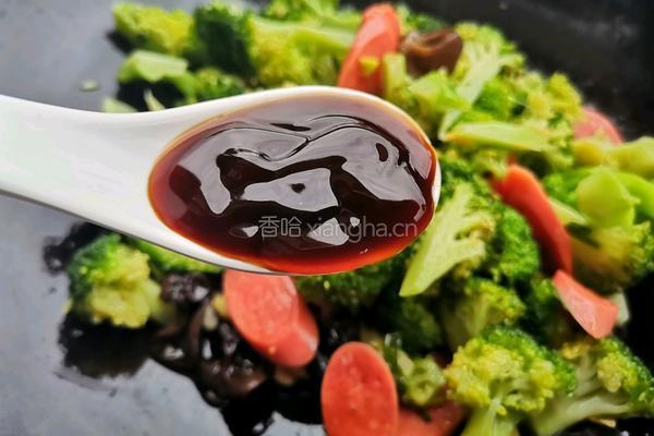 西兰花木耳炒火腿的做法图解10