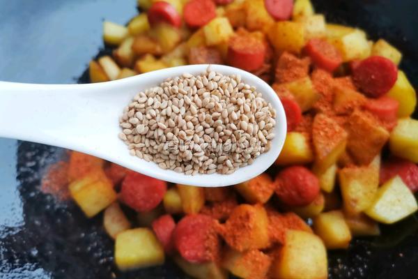 孜然火腿土豆丁的做法图解10