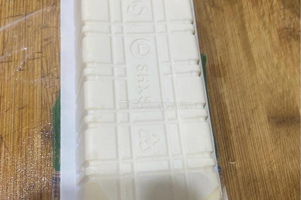 家常皮蛋豆腐的做法图解3