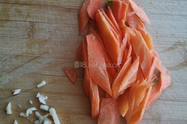 腊肉炒芦笋的做法图解3