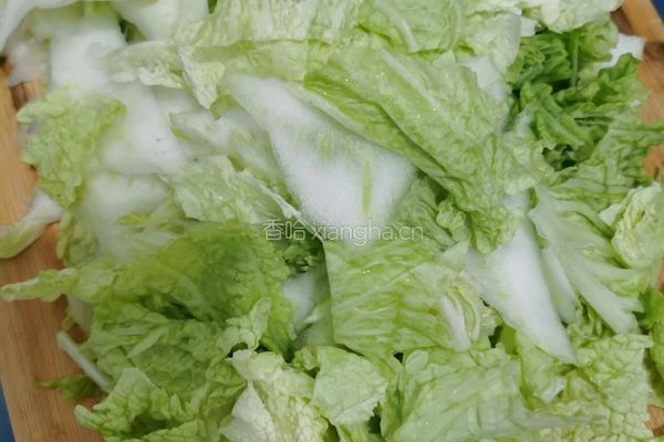 清炒白菜的做法图解1