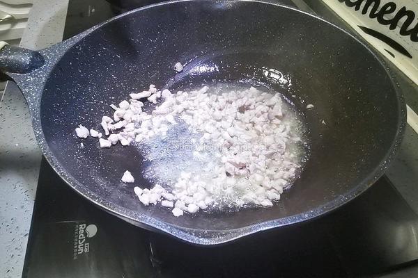 酸豇豆炒肉沫便当的做法图解2