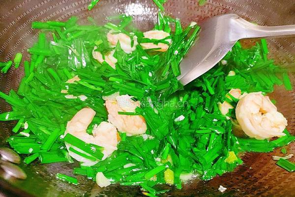 韭菜炒南美白对虾的做法图解13