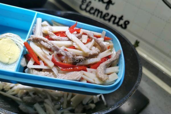 莲菜炒肉丝双色米便当的做法图解9