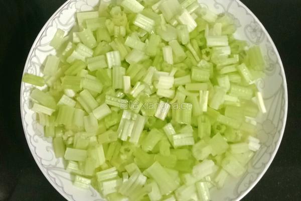 芹菜牛肉炒饭便当的做法图解5