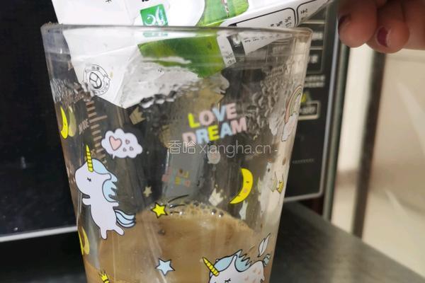 黑糖珍珠奶茶的做法图解7
