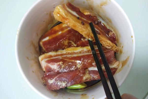 叉烧肉与鸡蛋炒青椒便当的做法图解3
