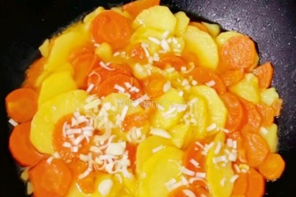 胡萝卜炖土豆片的做法图解8