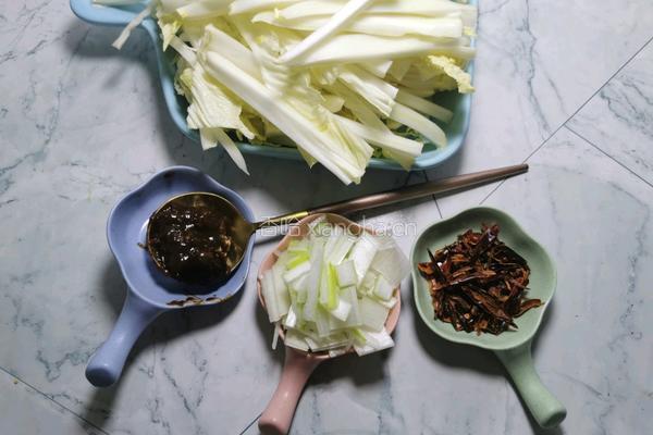 酸辣白菜便当的做法图解2