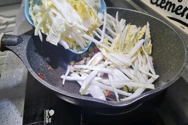 酸辣白菜便当的做法图解5