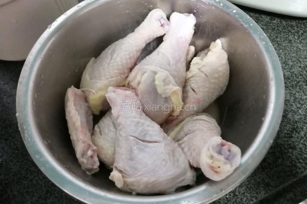 鸡翅鸡腿煲的做法图解1