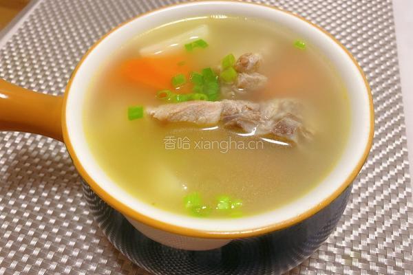 排骨山药胡萝卜汤的做法图解1