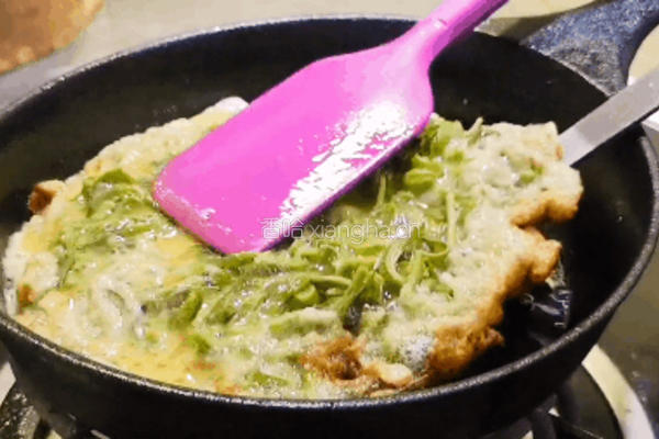 酥嫩喷香，香椿烘蛋的做法图解7