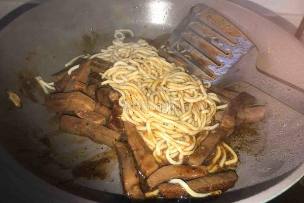 生酮-黑椒牛柳炒面~魔芋面大开发的做法图解4