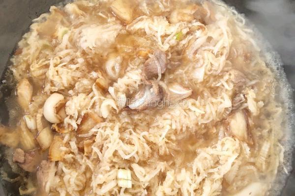 酸菜猪肉炖粉条的做法图解7