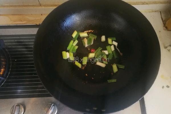 豆芽炒肉的做法图解3