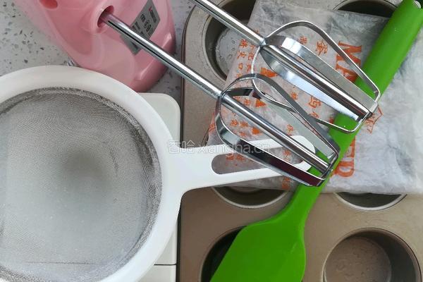 老式脆皮鸡蛋糕的做法图解1