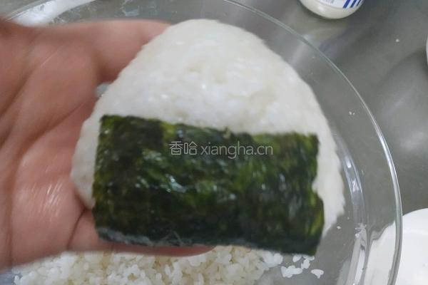 比店里都好吃的超满足元气满满金枪鱼饭团的做法图解13