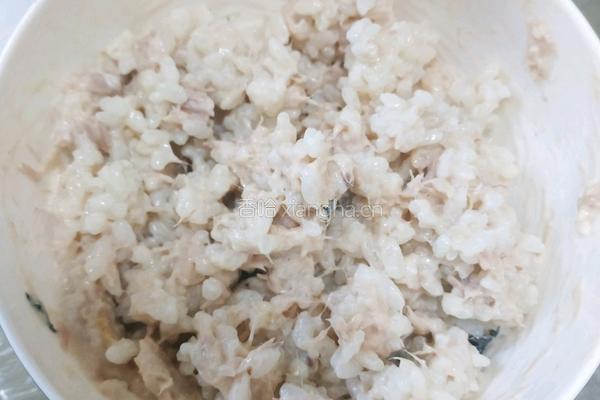 比店里都好吃的超满足元气满满金枪鱼饭团的做法图解17