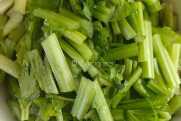 芹菜粉儿的做法图解1