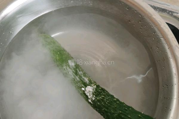 豆腐丝凉拌黄瓜的做法图解2