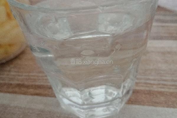 鲜榨苹果汁的做法图解4