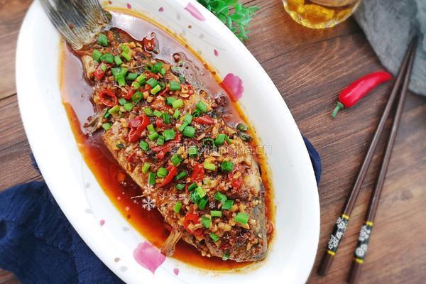 牛肉酱焖鲫鱼的做法图解17