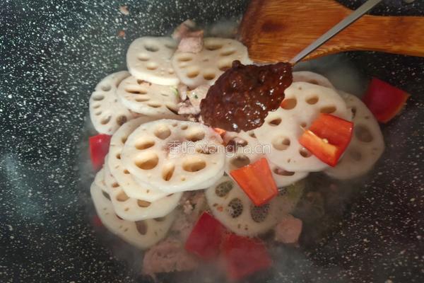酱炒肉末藕片的做法图解6