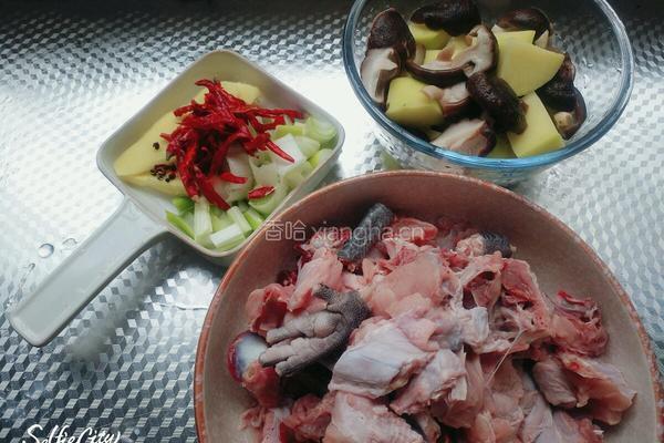 香菇土豆小公鸡的做法图解1