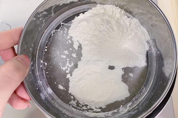 10分钟0失败㊙️高颜值草莓牛奶小方的做法图解5