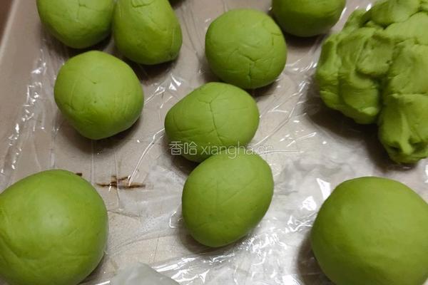 蛋黄肉松青团的做法图解4