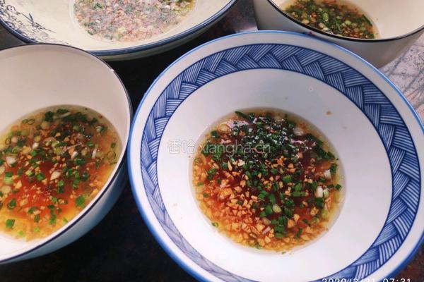 上海荠菜鲜肉馄饨的做法图解5