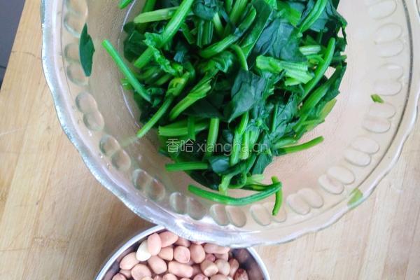 果仁菠菜的做法图解1