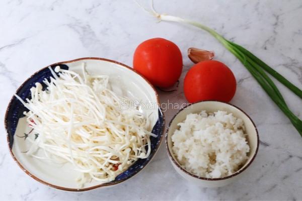 番茄金针菇烩饭的做法图解1