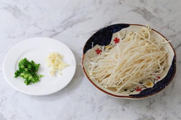 番茄金针菇烩饭的做法图解3
