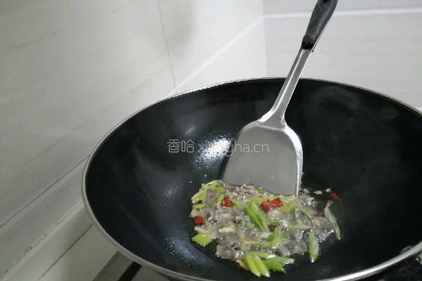 蒜苔炒牛肉的做法图解5