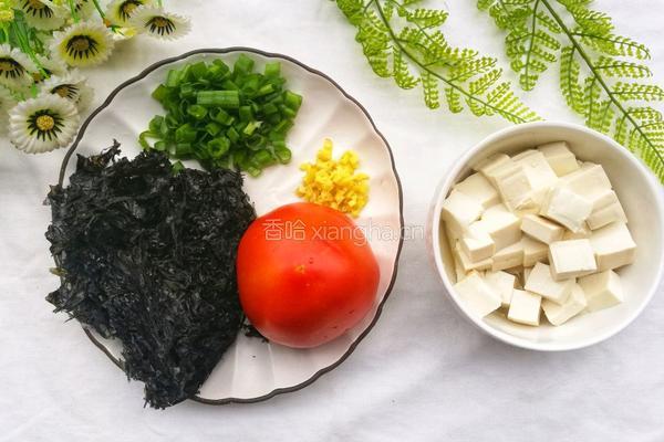 紫菜番茄豆腐汤的做法图解1