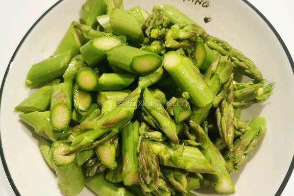 过尽千帆 回归本味之芦笋虾仁的做法图解2