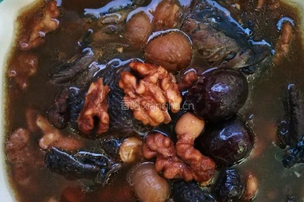 黑豆桃仁乌鸡汤的做法图解5