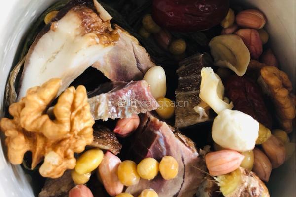 腊肉炖干缸豆的做法图解3