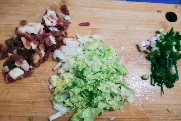 宣威火腿炒饭的做法图解1