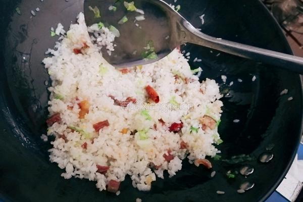 宣威火腿炒饭的做法图解5