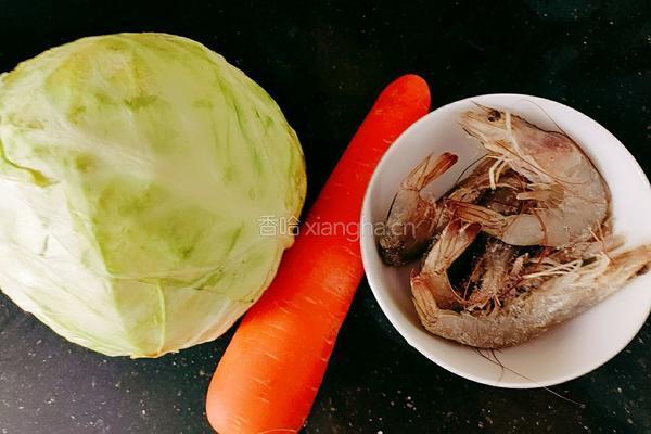 南美白对虾胡萝卜汤的做法图解2