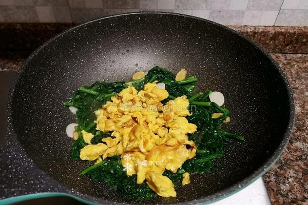 茼蒿炒鸡蛋的做法图解13