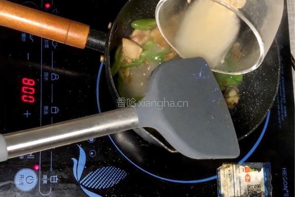 辣椒炒鸡腿肉的做法图解4