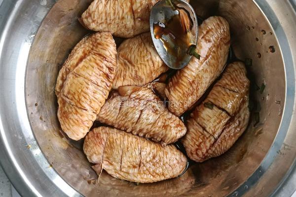 番茄电饭煲鸡翅的做法图解3